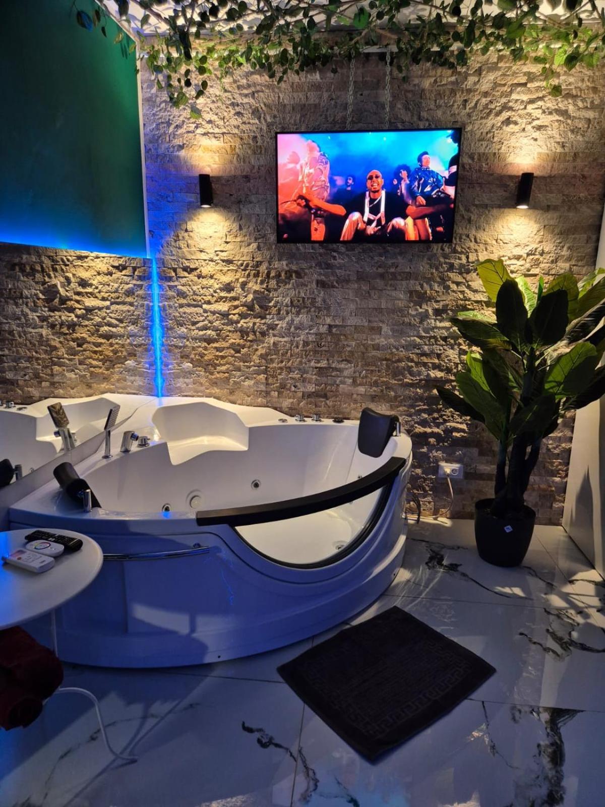 Apartamento Afi Discret Jacuzzi Bucarest Exterior foto